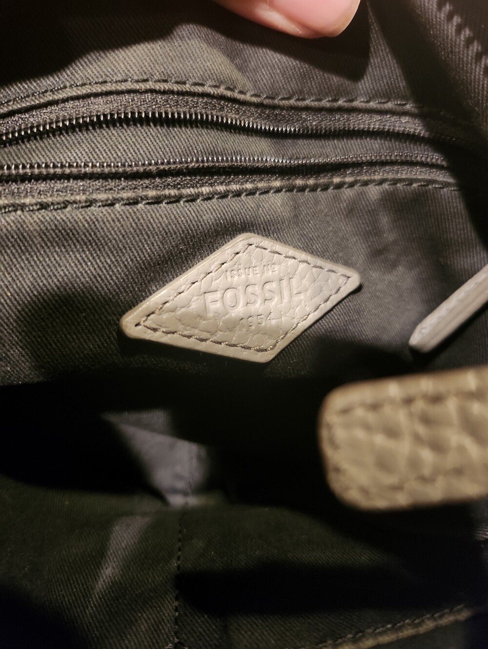 Fossil pebbled leather crossbody bag - Picture 7 of 8